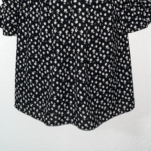 SOLD! AUW floral ruffled sleeves off the shoulder dress - Picture 3 of 16